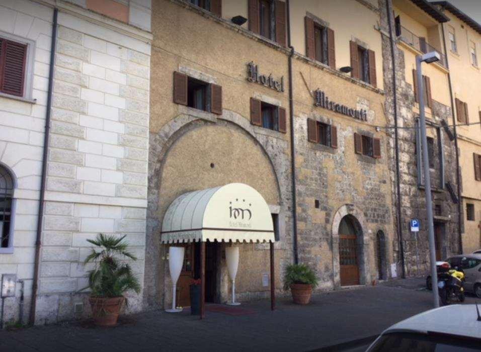 Hotel&Ristorante Miramonti Palazzo Storico รีเอติ ภายนอก รูปภาพ