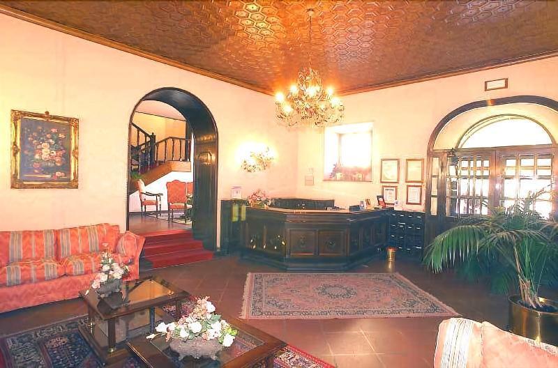 Hotel&Ristorante Miramonti Palazzo Storico รีเอติ ภายนอก รูปภาพ