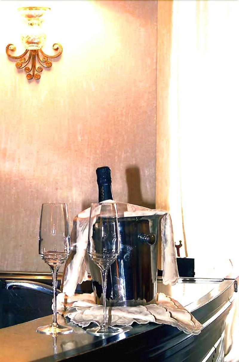 Hotel&Ristorante Miramonti Palazzo Storico รีเอติ ภายนอก รูปภาพ