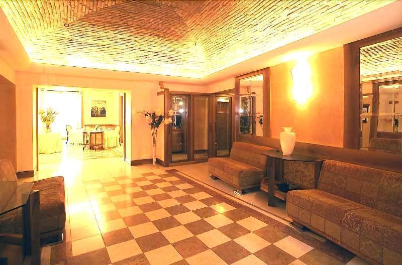 Hotel&Ristorante Miramonti Palazzo Storico รีเอติ ภายนอก รูปภาพ