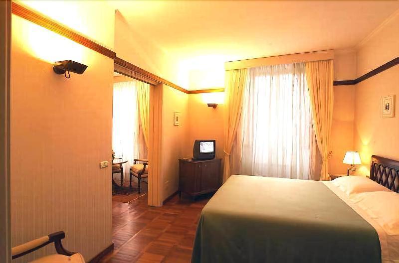 Hotel&Ristorante Miramonti Palazzo Storico รีเอติ ภายนอก รูปภาพ