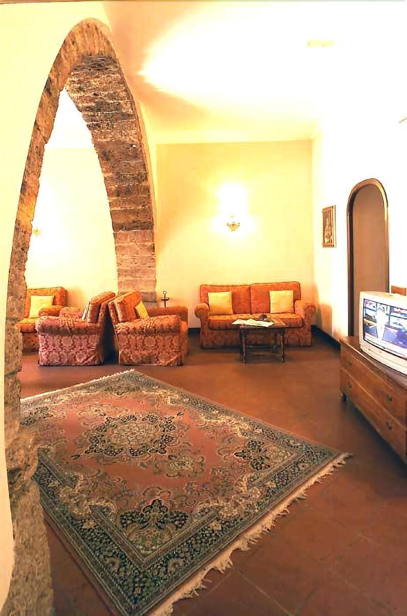 Hotel&Ristorante Miramonti Palazzo Storico รีเอติ ภายนอก รูปภาพ