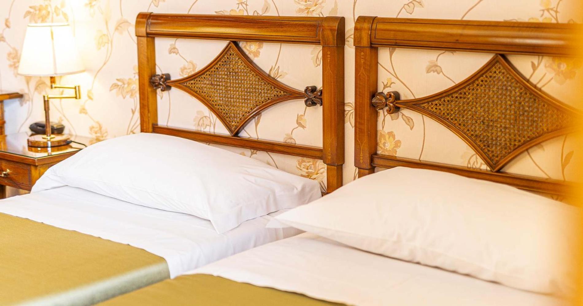 Hotel&Ristorante Miramonti Palazzo Storico รีเอติ ภายนอก รูปภาพ