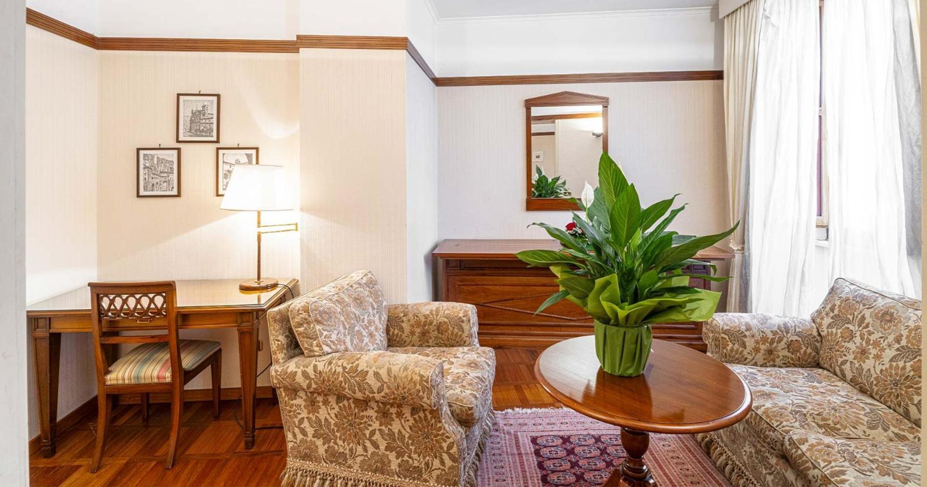 Hotel&Ristorante Miramonti Palazzo Storico รีเอติ ภายนอก รูปภาพ